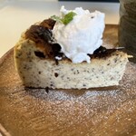 Hi to Toki - とろける紅茶バスクチーズケーキ、この美味しさでグリテンフリー、コーヒーとケーキで500円は安い