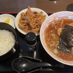 Shinraiken - にんにくラーメン＋半ライス＋ホルモン