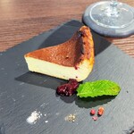 Cafe Delizia - ■特製バスク風チーズケーキ