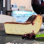 Cafe Delizia - ■特製バスク風チーズケーキ