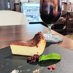 Cafe Delizia - ■特製バスク風チーズケーキ