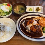 ブリッジ - 料理写真:煮込みハンバーグごはん！