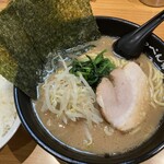 横浜ラーメン てっぺん家 - 