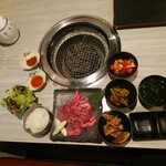 個室韓国焼肉 萬和苑 - 