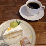 one table - スペシャルレモンショートケーキ。コーヒー(グァテマラ)。