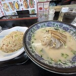 Fukuraku Itoman Ten - ラーメンセット(豚骨&炒飯)850円