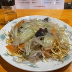 龍泉 - 五目やきそば850円。