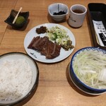 利久 - 牛タン定食