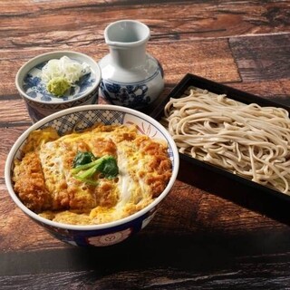 【ランチ】蕎麦×多彩な丼ぶり、定食で昼飲みにもおすすめ◎