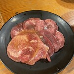 Genki Shichirin Yakiniku Gyushige Minamigyotoku Ten - 