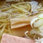 モアナ ガーデン カフェ - アロハ醤油ラーメンのメンマ