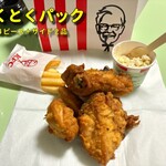 ケンタッキーフライドチキン - １ピースとコールスローは少し食べてからの写真です(^^;