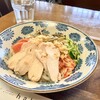 DELI &KITCHEN halo - 冷やしうどん。自家製の鶏ハムがしっとり♪