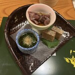 Genkai Hon Ten - ■前菜（おかひじきのお浸し、ホタルイカ旨煮、
                        伝統の鶏松風）