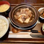 美波 - 牛すじ煮込み定食＝790円