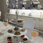 CAFE DIOR by LADUREE - 