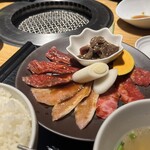 Yakiniku Toraji Shinjuku Nishiguchi Ten - 