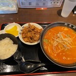 Shinraiken - 辛みそラーメン＋ホルモン＋半ライス