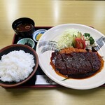 三和 - 料理写真:●厚切り味噌かつ定食　1,600円

を注文してみた

提供されるとふんわり山椒の香りが漂ってくる