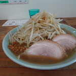 Yokohama Iekei Ramen Hijiriya - 横から