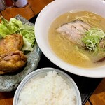 Doradora Ramen - 白（塩）ラーメン満腹セット