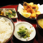 Seafood Tonya Fukufuku - フライ定食です(*^^)v