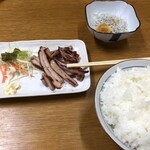 ひよこ食堂 - 料理写真:イカゲソ炒め