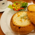 Coffee Kan Kumagaya Ten - 焼きたてホワイトグラタンパン