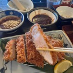 Tonkatsu Kin no Buta Nakatsu Ten - 