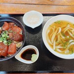 まるよし - マグロ丼800円