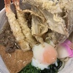 うどん満月 - 夜満月火薬。¥1,450 盛り沢山乗っている！！