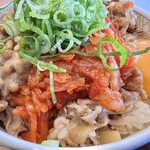 Sukiya Nihyakukyuro Sakasakai Ten - キムチ牛丼、納豆、たまご