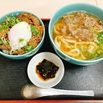 Udonba Shin - 但馬牛　牛すじ丼と但馬牛　ミニ肉うどんセット