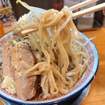 ラーメンビリー - 麺は太めです