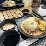 Yamashita Honki Udon Dekkusu Tokyo Bichi - 