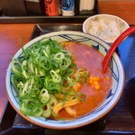 Marugame Seimen Tonami Ten - トマたまカレーうどん・並。820円