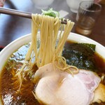 自家製麺 らぁ麺はち - 麺アップ