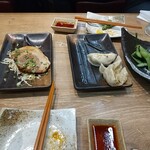 Nikujiru Gyoza no Dandadan Wako Ten - チャーシュー、焼餃子、枝豆、食べかけですみません