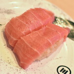 Kaiten Zushi Misaki Meguro Ten - 得ネタ本まぐろ中とろ（１貫１１０円・写真は２貫２２０円）２０２４年６月