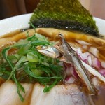 ラーメン れんげ - 具の煮干し