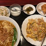 本格中国料理 せい華 - 料理写真:台湾ラーメンと炒飯のセット