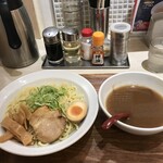 中華東秀 - つけ麺中盛1.5玉（759円）