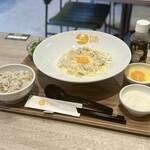 釜玉カルボTrepici - ■キノコと玉ねぎのチーズカルボ ￥1.100 ■お得な定食セット
とろろ卵かけごはんセット ＋500円