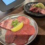 玉出 肉焼屋 - 