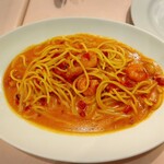 Carina - パスタはエビクリームを選択