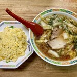 Meibutsu Oji Ramen - 王寺ラーメン並750円、プチチャーハン250円、合計1000円。