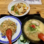 中山飯店 - 料理写真:酢豚定食1000円のごはんをチャーハンに変更で＋200円、合計1200円。