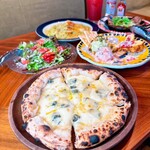 Chiina Tei Kamayaki Pizza & Nama Pasta & Taishu Itaria Ryori no Dining bar Kishiwada Waizumi - 