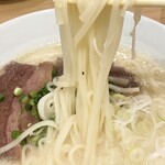 鯨の胃袋 - 麺はこんなかんじ。