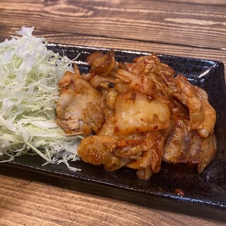 yougan yakiniku izakaya burubea - 豚キムチ